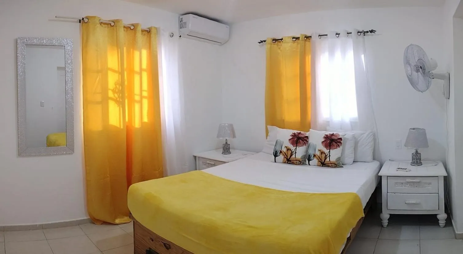 Hostal Palmas De Punta Cana Otel